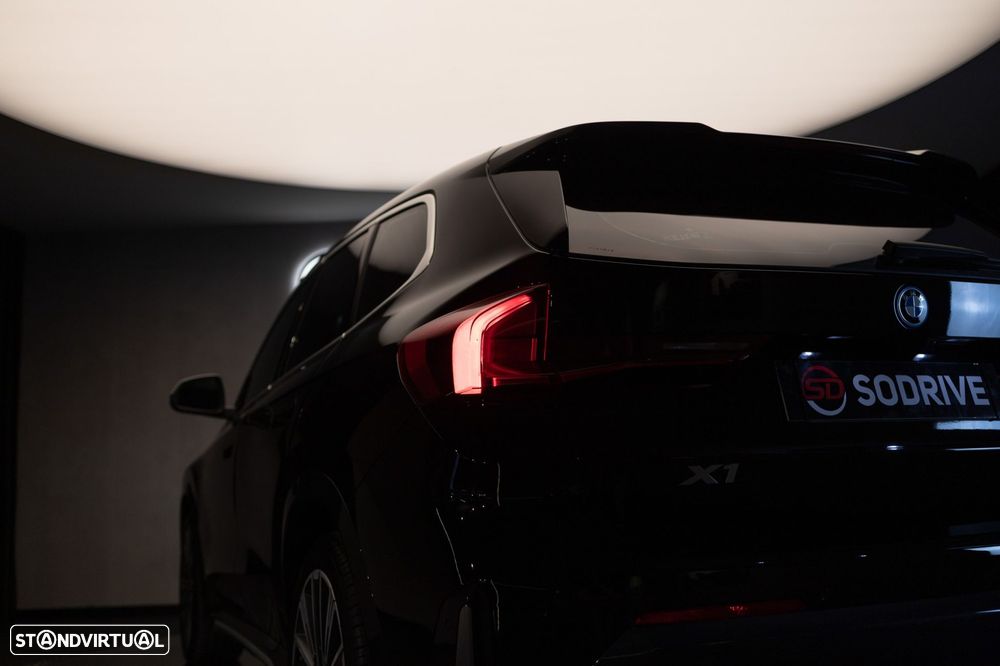 BMW iX1 eDrive20 xLine - 36