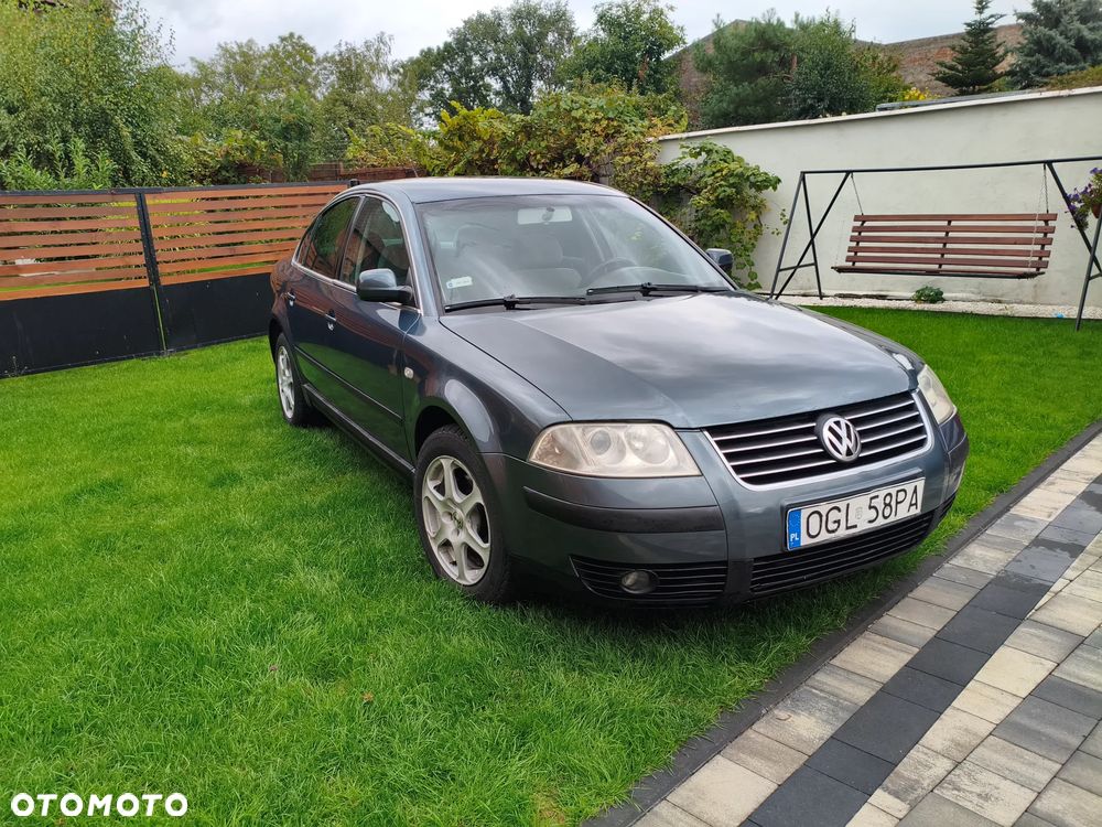 Volkswagen Passat - 1