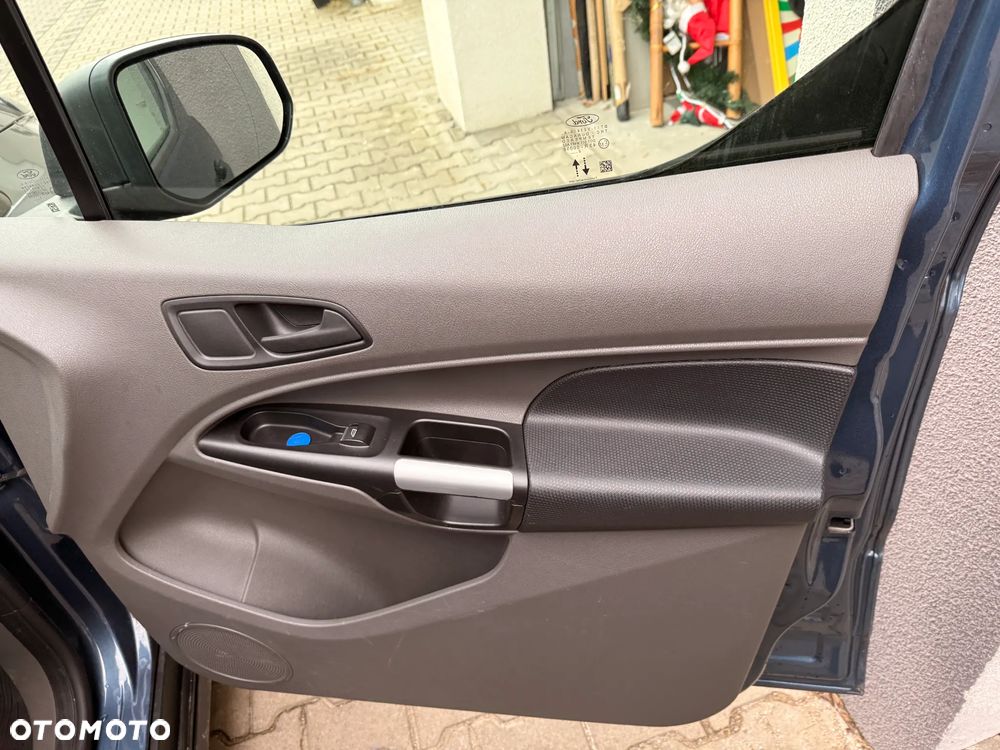 Ford Transit Connect - 19
