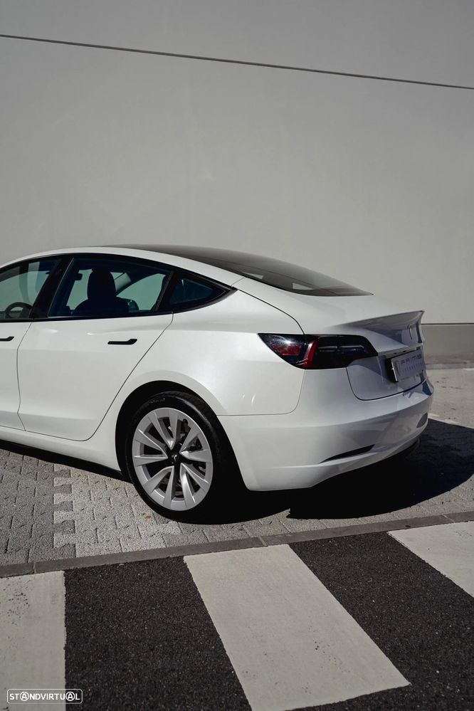 Tesla Model 3 Standard Range Plus RWD - 3