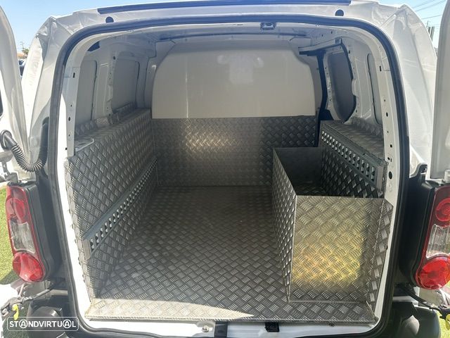 Citroën BERLINGO 3 LUGARES C/GPS 100CV - 9