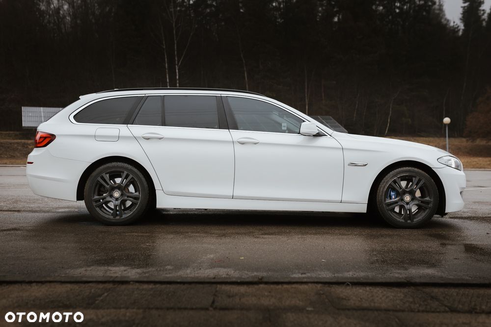 BMW Seria 5 520d xDrive - 17