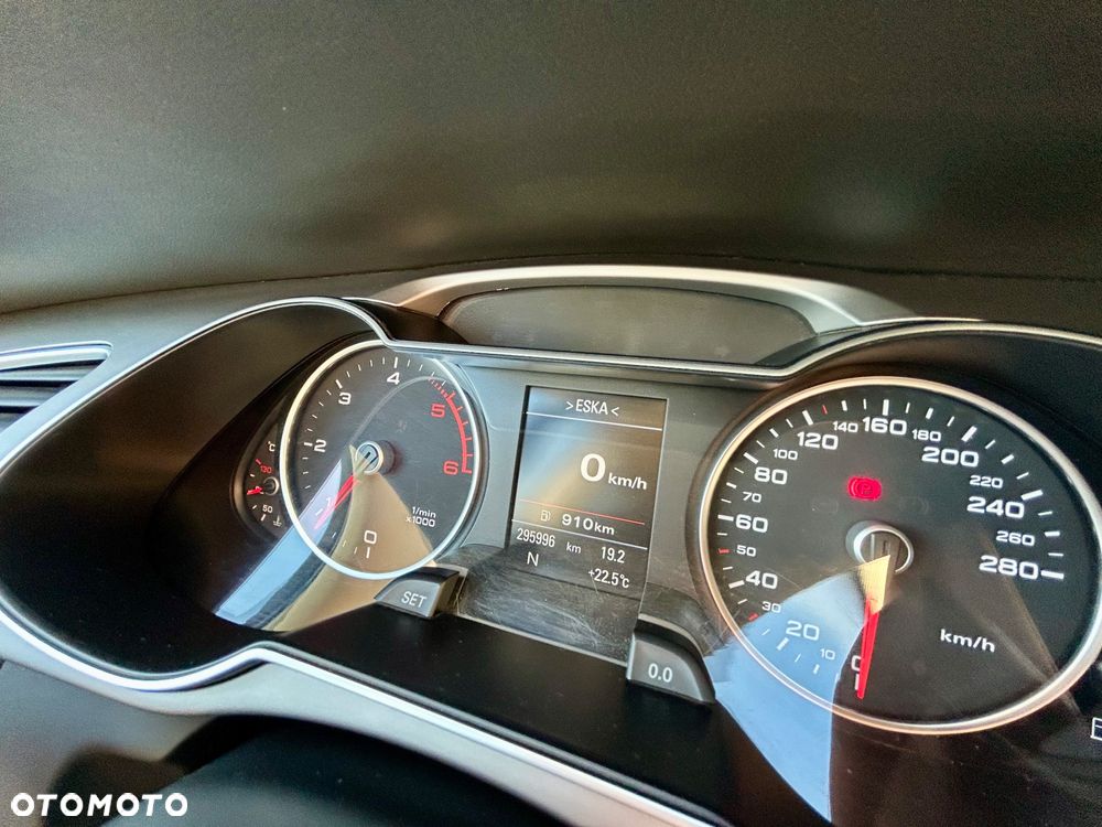 Audi A4 Avant 2.0 TDI Multitronic - 25