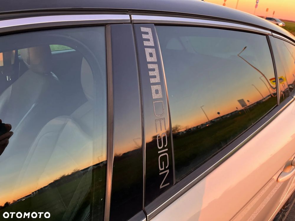 Lancia Delta 1.9 MJ TB S by Momo - 6