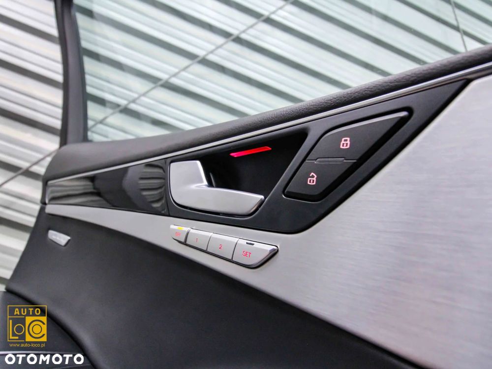 Audi A8 3.0 TDI DPF quattro tiptronic - 33