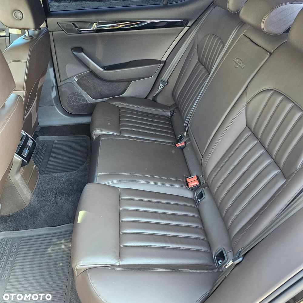 Skoda Superb 2.0 TDI SCR L&K DSG - 17