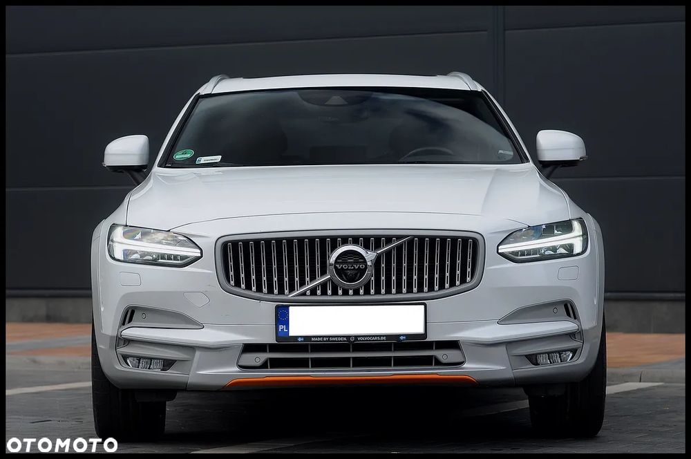 Volvo V90 Cross Country D5 AWD Ocean Race - 14