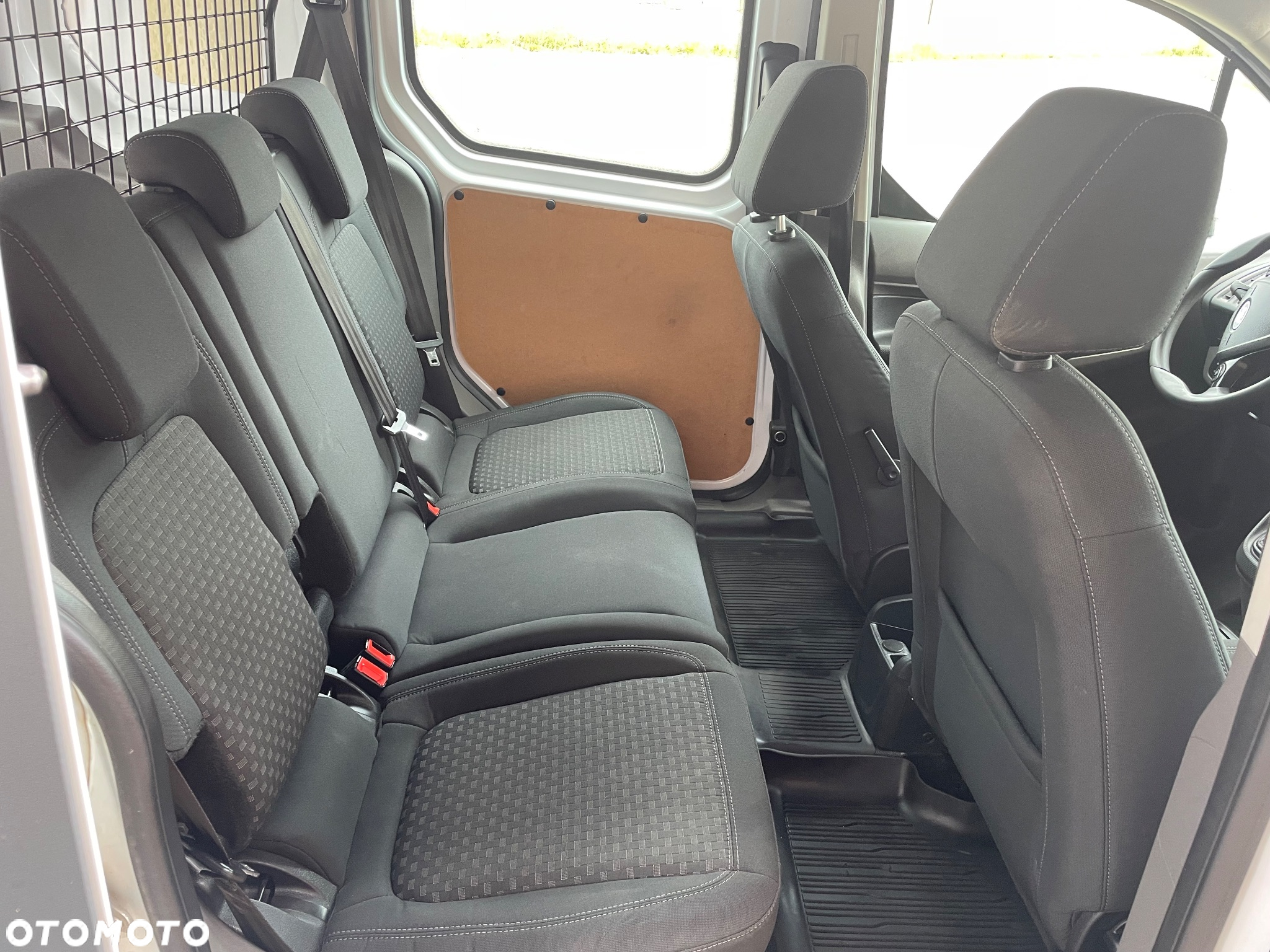 Ford Tourneo Connect - 9