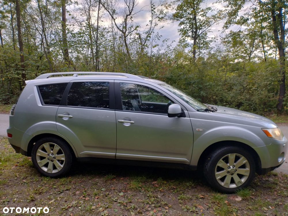 Mitsubishi Outlander - 3