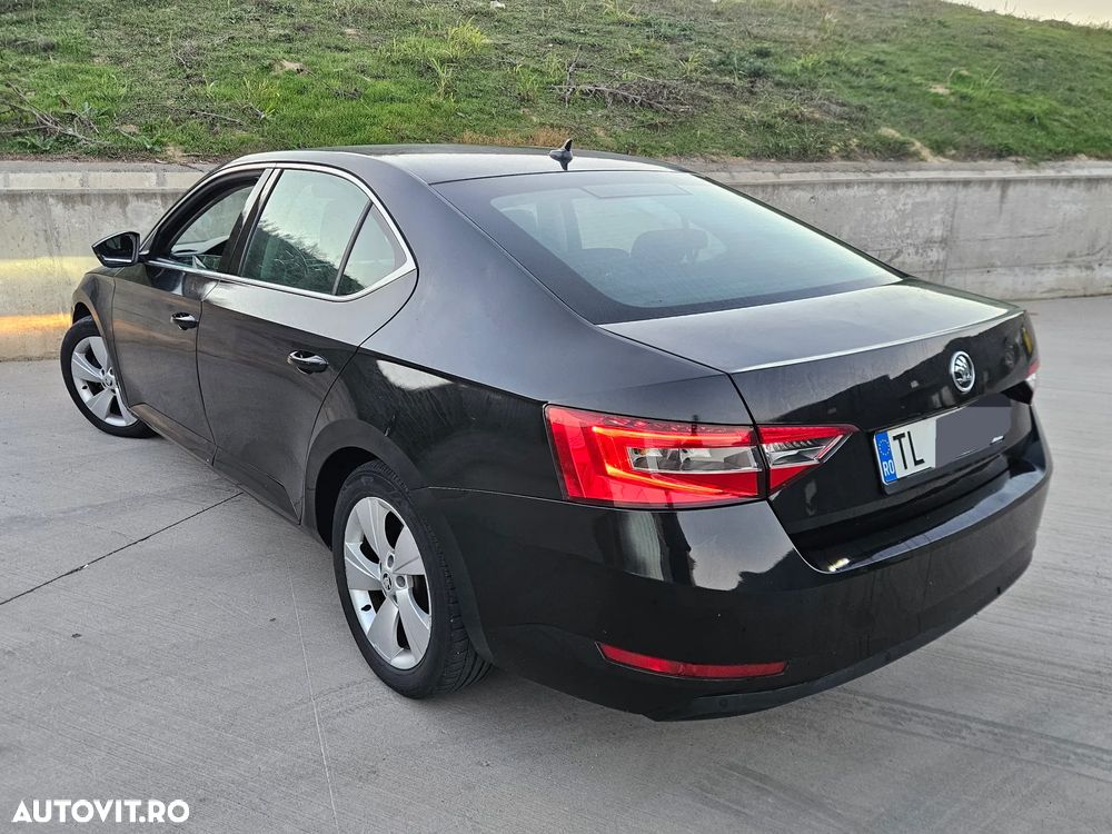 Skoda Superb Combi 2.0 TDI Style - 4