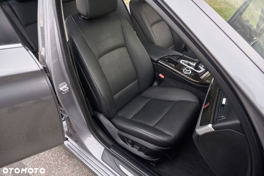 BMW Seria 5 535i xDrive Sport-Aut Modern Line - 24