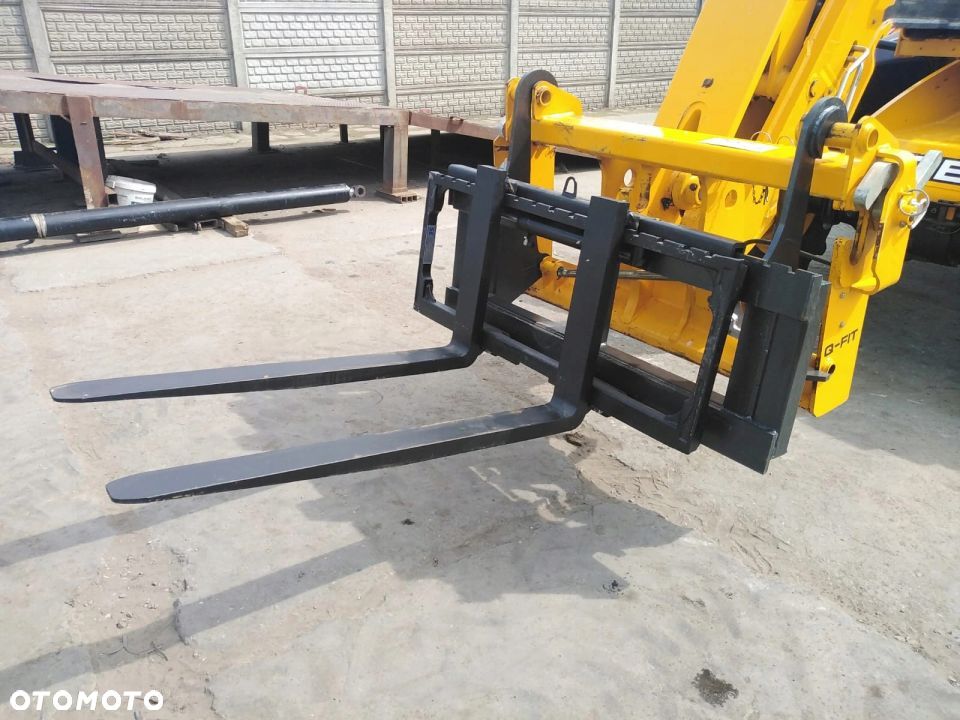 Przesuw wideł hydrauliczny 3.5t JCB SUPER JAKOŚĆ ładowarka JCB Q-FIT 3,5T Widły JCB 531 535, 541 JCB - 3