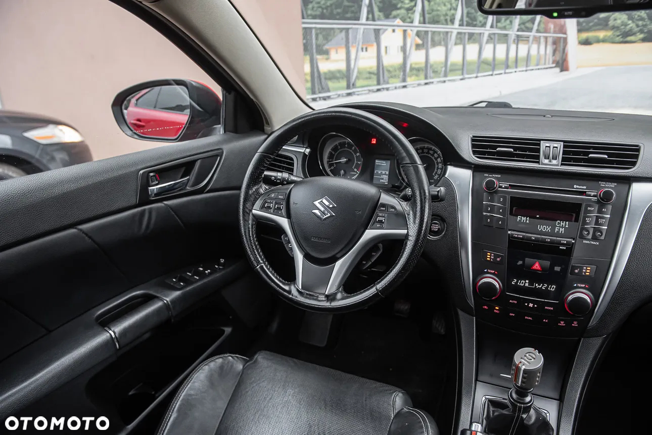 Suzuki Kizashi 2.4 Sport - 21