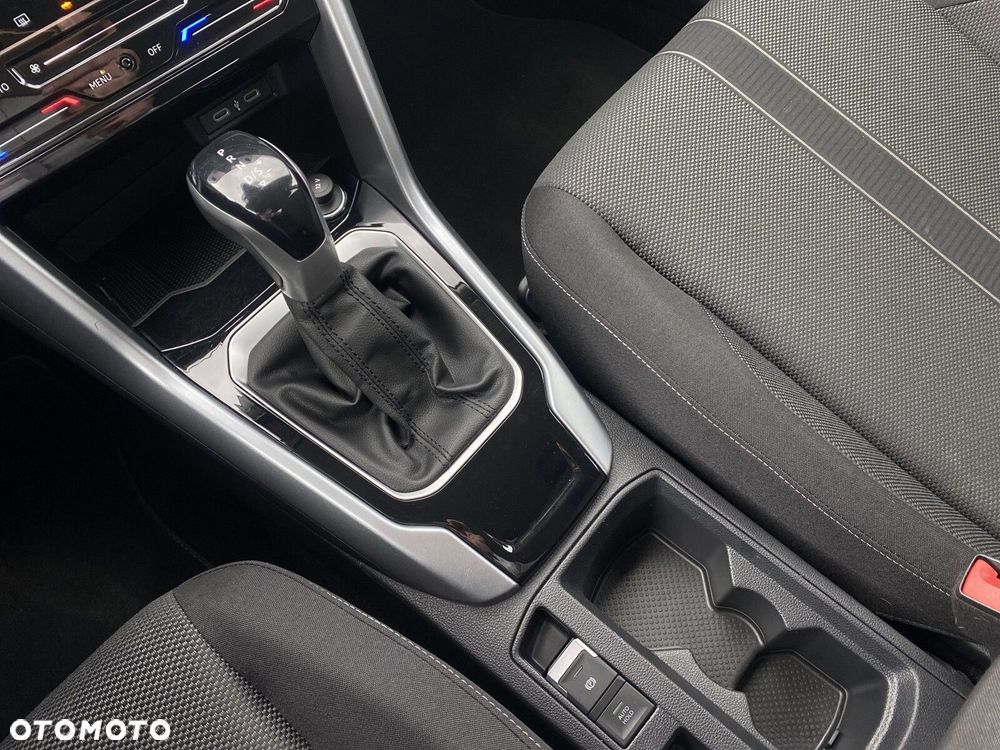 Volkswagen T-Roc - 18