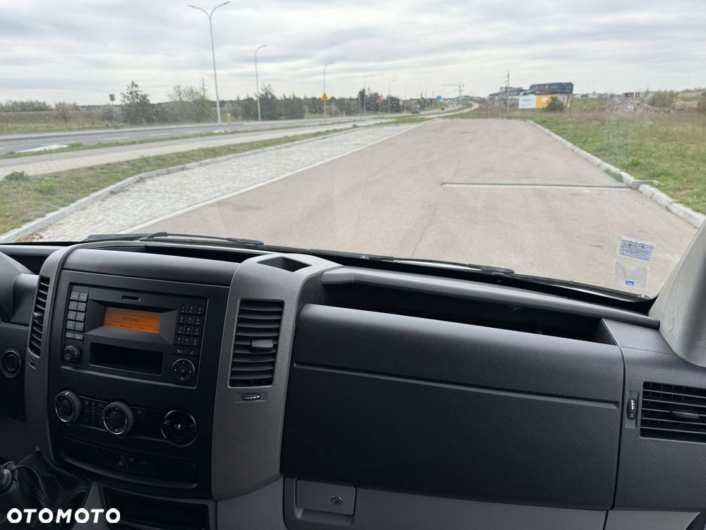 Mercedes-Benz Sprinter - 15