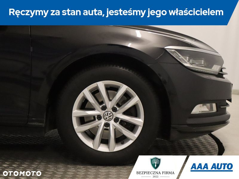 Volkswagen Passat - 16
