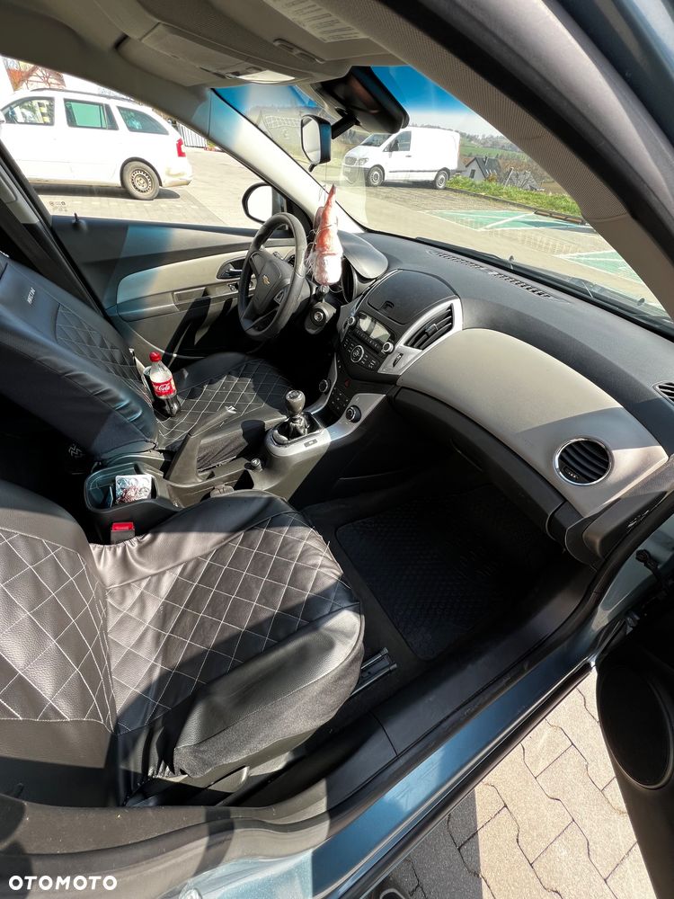 Chevrolet Cruze 1.6 LS - 12