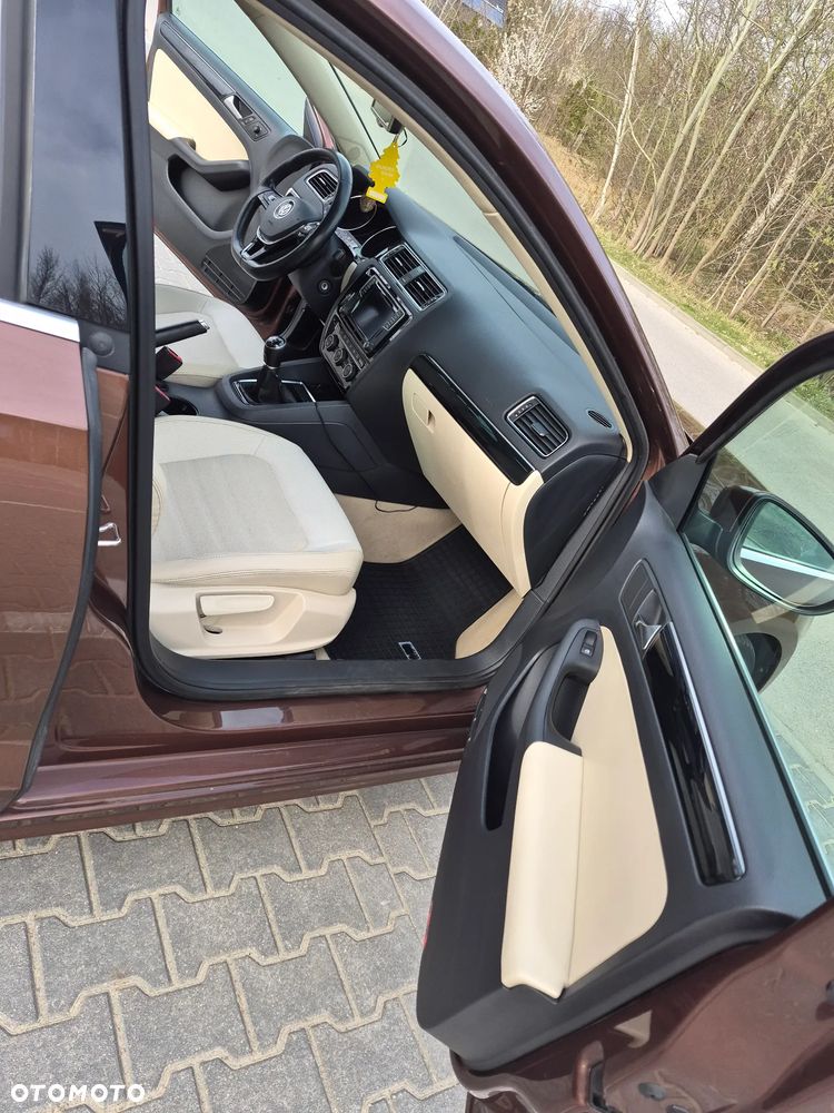 Volkswagen Jetta 1.4 TSI BMT Comfortline - 9