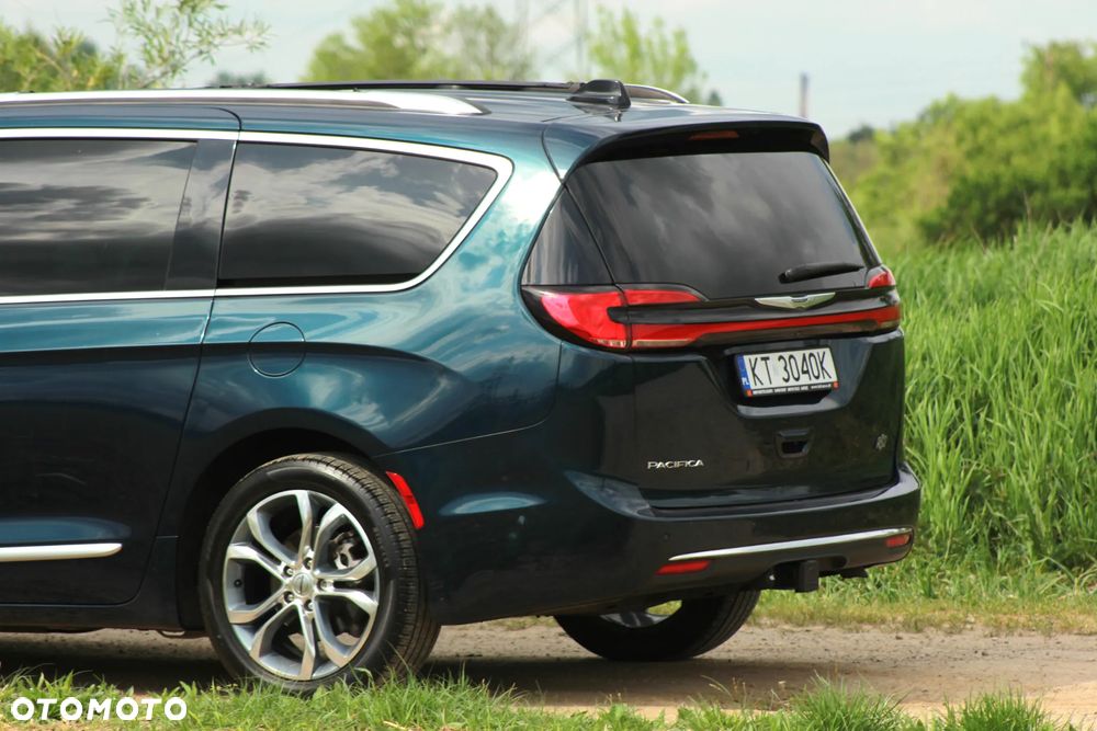 Chrysler Pacifica - 12