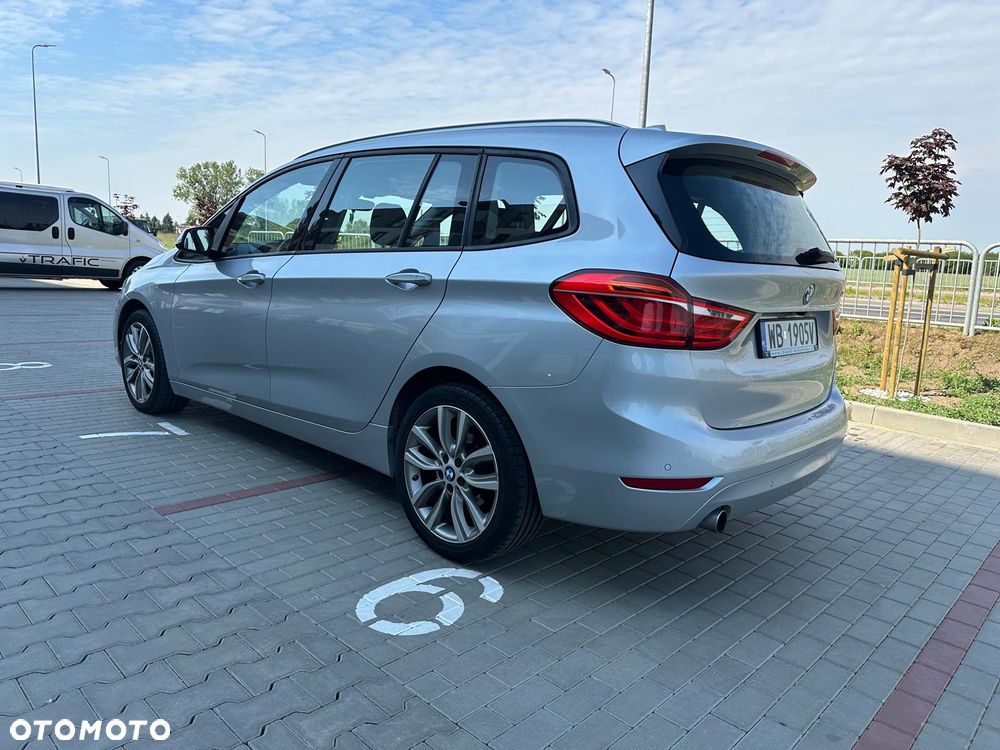 BMW Seria 2 218d - 6