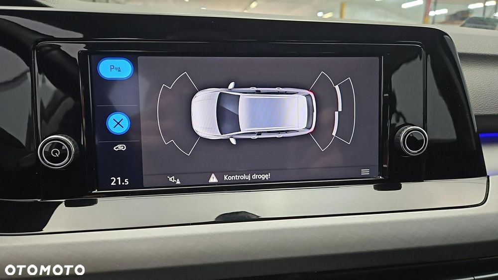 Volkswagen Golf - 22