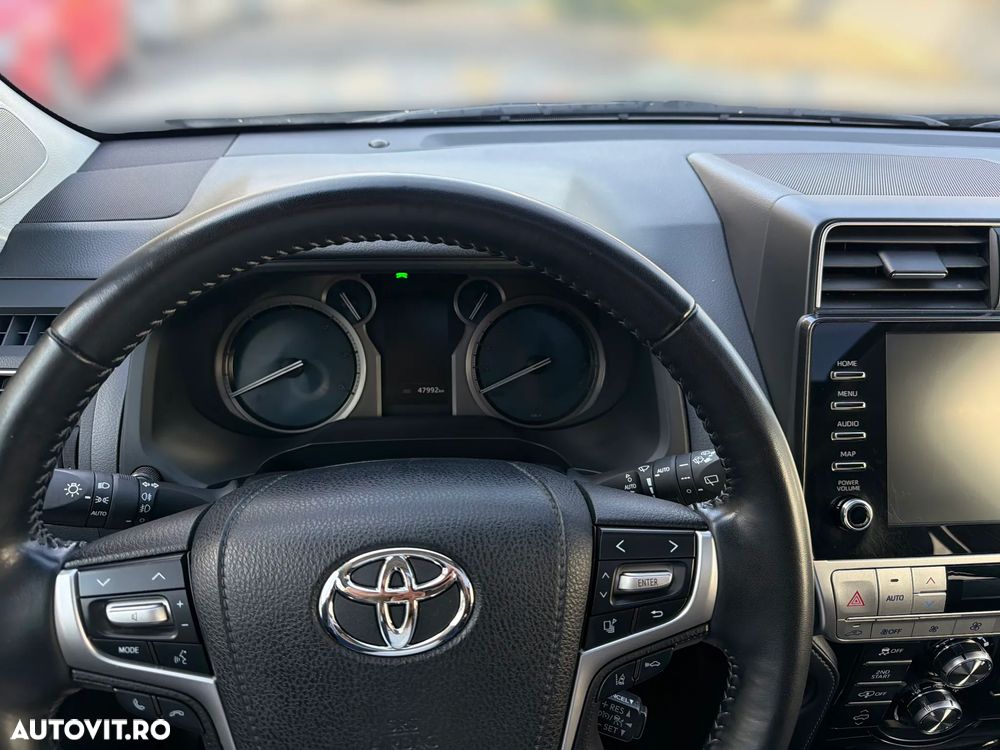 Toyota Land Cruiser - 13