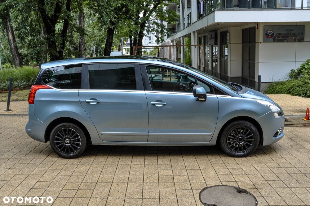 Peugeot 5008 - 5
