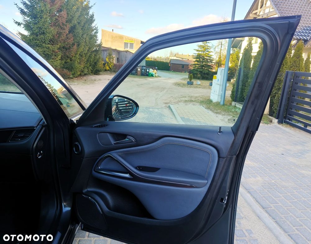 Opel Zafira 2.0 CDTI Cosmo - 24