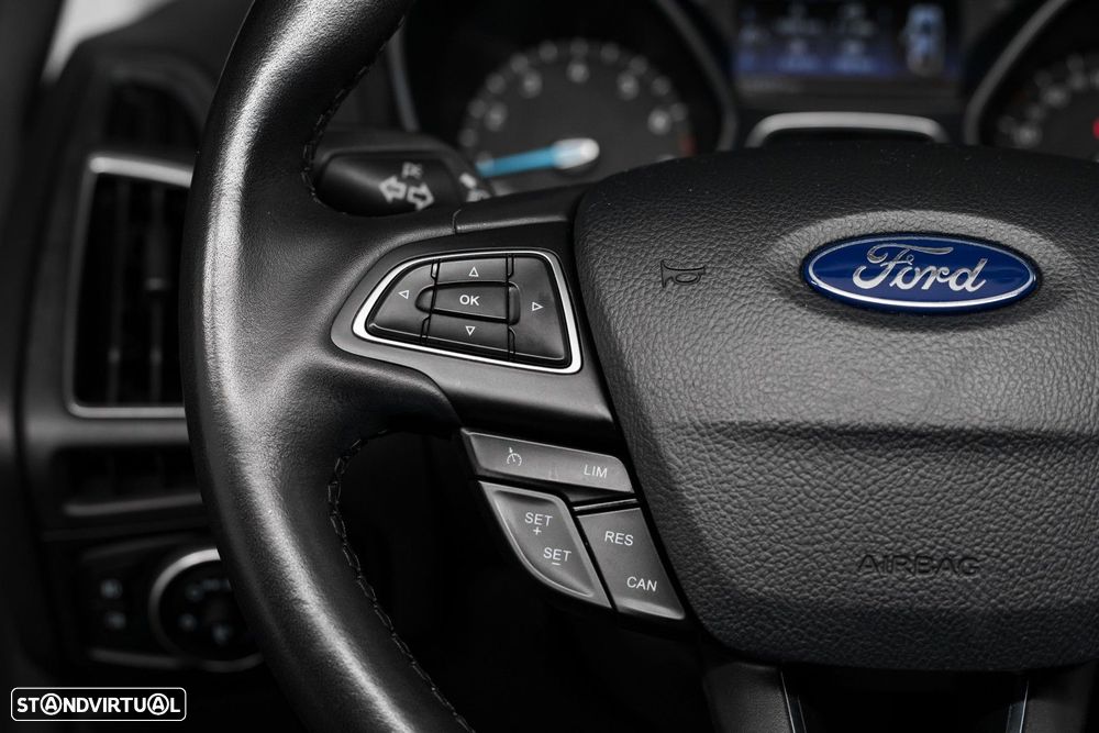 Ford Focus 1.0 EcoBoost S&S TITANIUM - 25