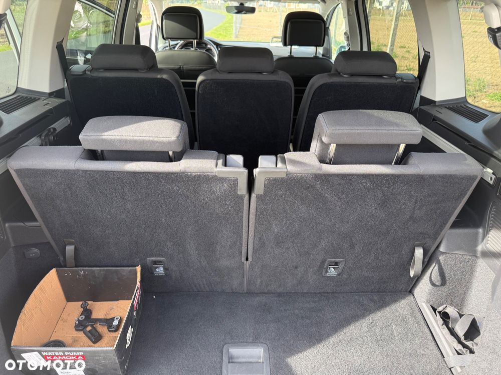 Volkswagen Touran - 16