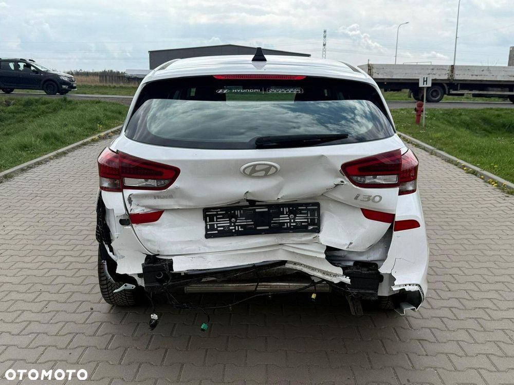 Hyundai i30 1.5 T-GDI 48V Smart - 4