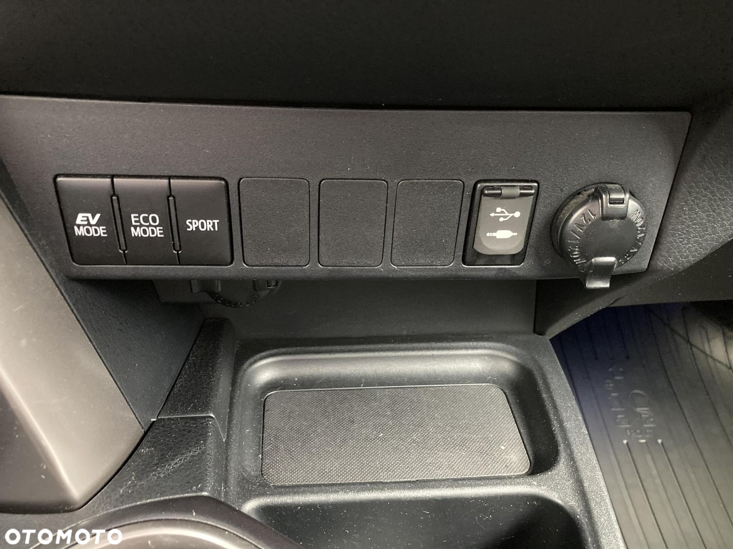 Toyota RAV4 - 14