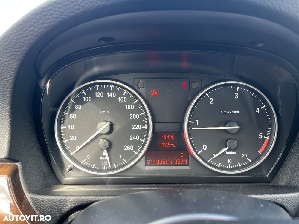BMW Seria 3 320d - 25