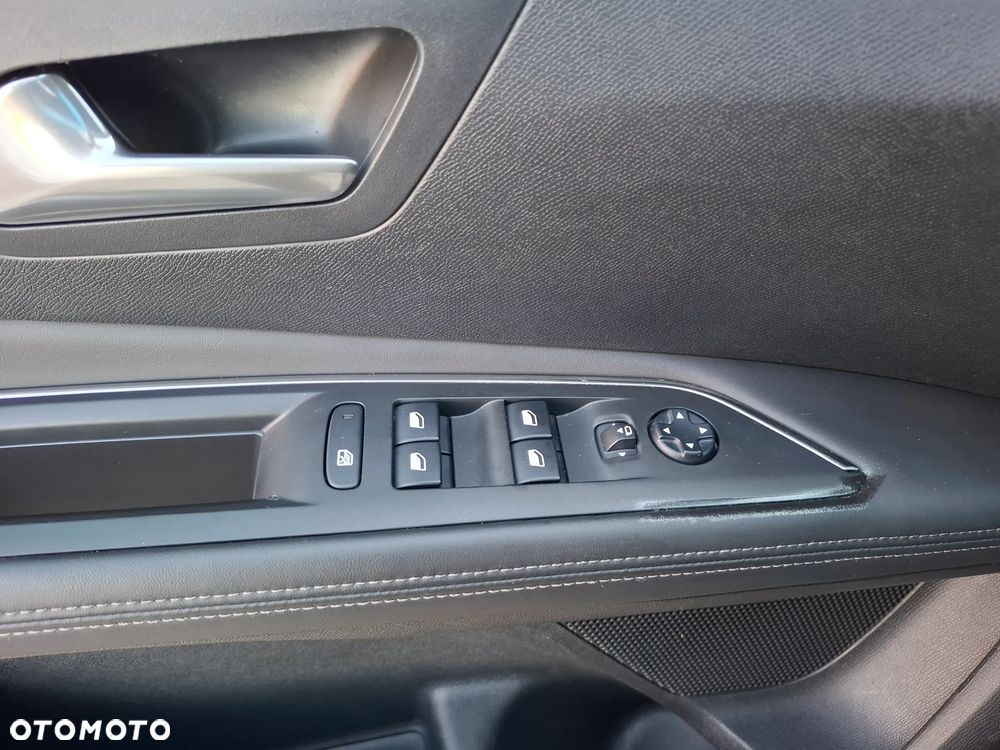 Peugeot 3008 1.5 BlueHDi Allure Pack S&S - 28