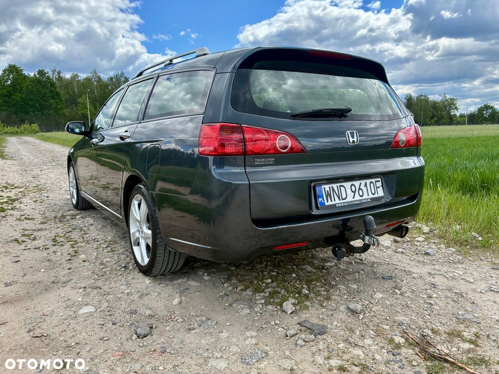 Honda Accord 2.0 i Executive - 11