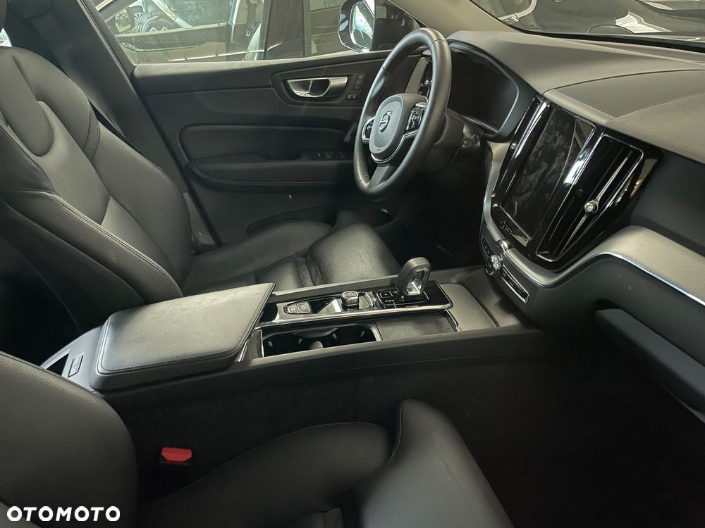 Volvo XC 60 B5 B AWD R-Design - 5