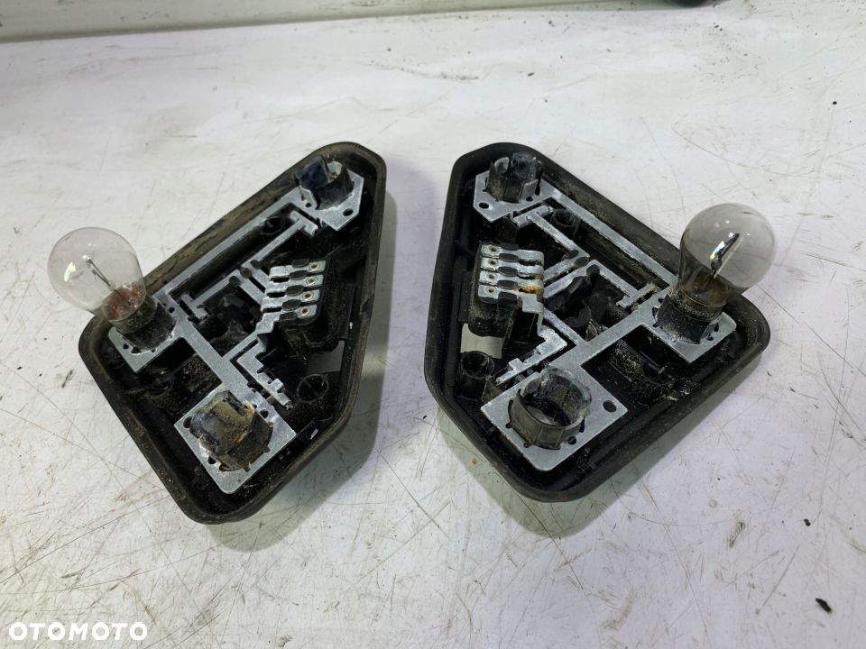 WKŁADY LAMP TYLNYCH W KLAPĘ BMW E39 LIFT KOMBI LED - 1