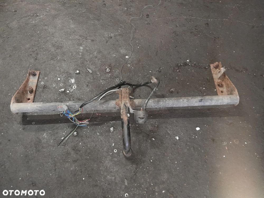Hak holowniczy VOLVO V70 II  99-07r. - 3