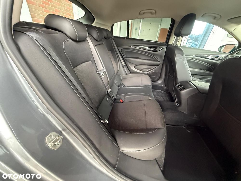Opel Insignia - 16