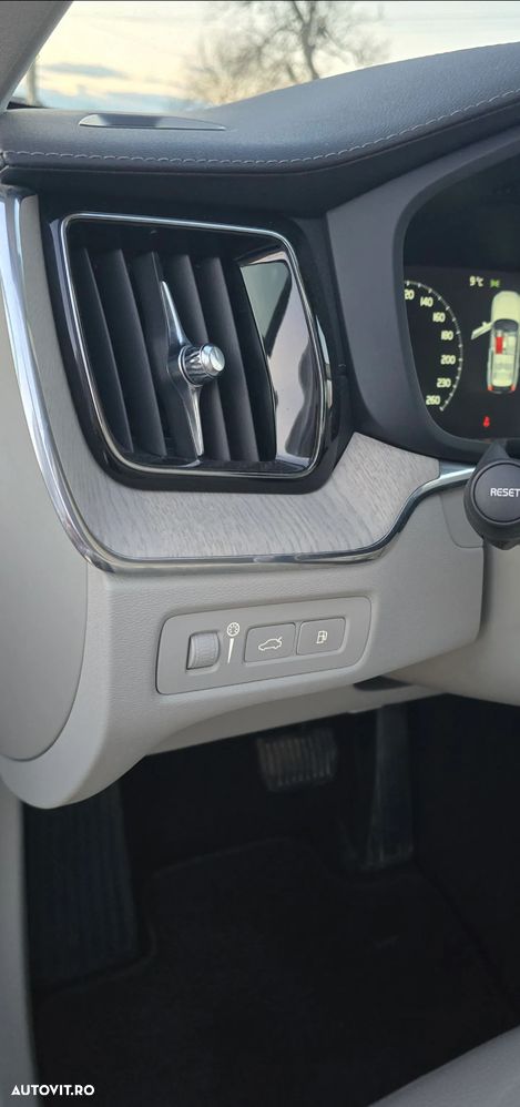 Volvo XC 60 Recharge T6 Twin Engine eAWD Inscription Expression - 28