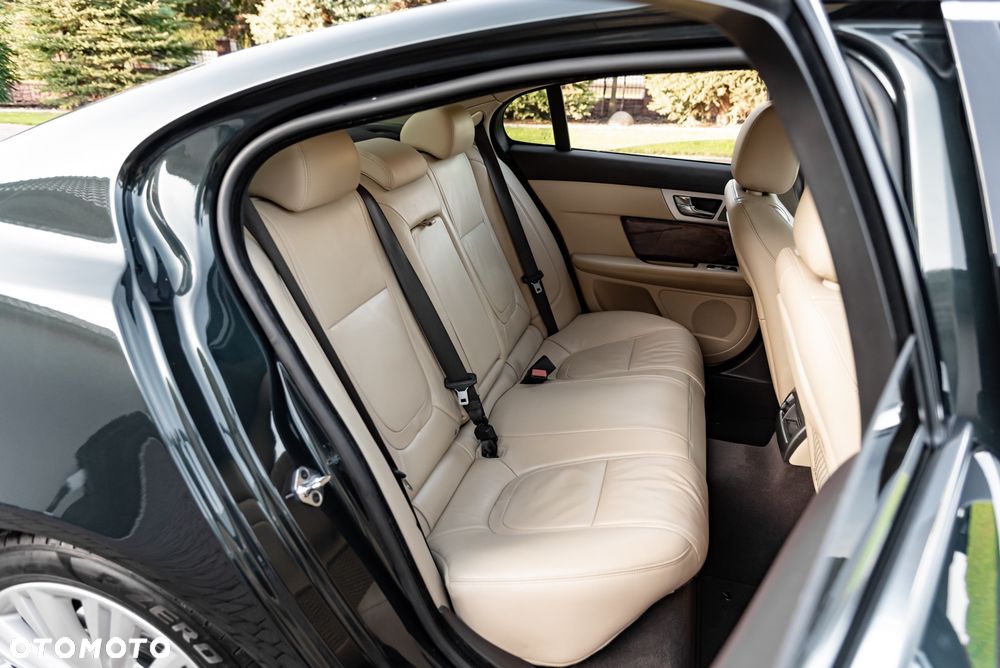 Jaguar XF 3.0 V6 Kompressor AWD - 23