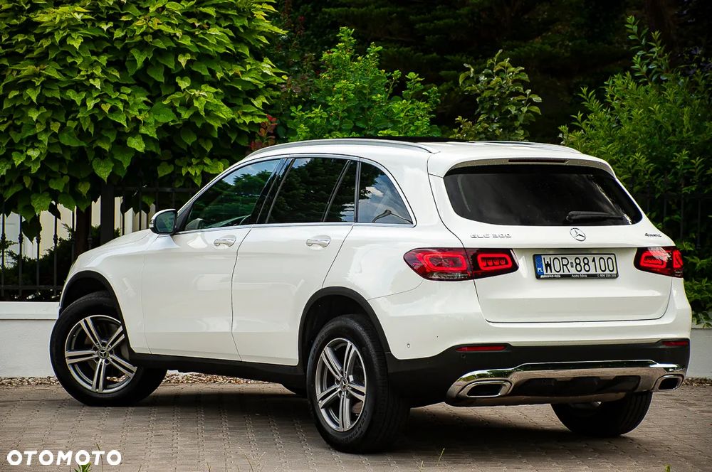 Mercedes-Benz GLC 300 4Matic 9G-TRONIC AMG Line - 17