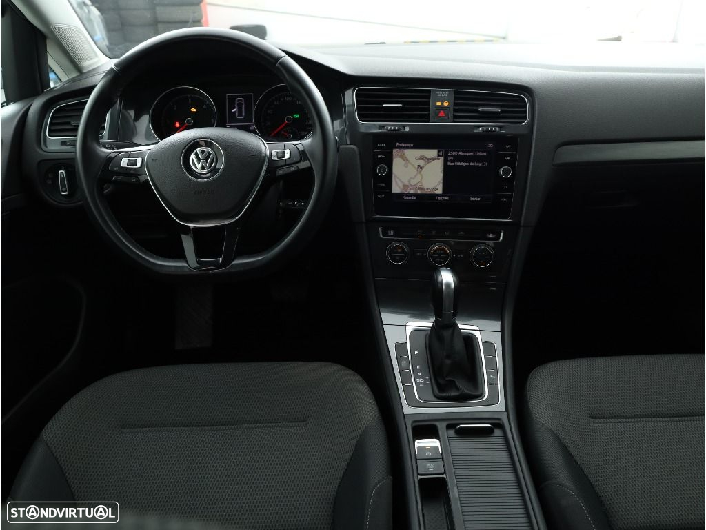 VW Golf Variant 1.6 TDi Confortline DSG - 18