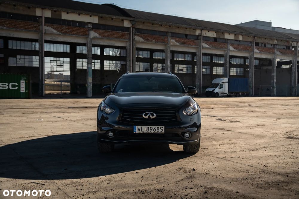 Infiniti QX70 - 4