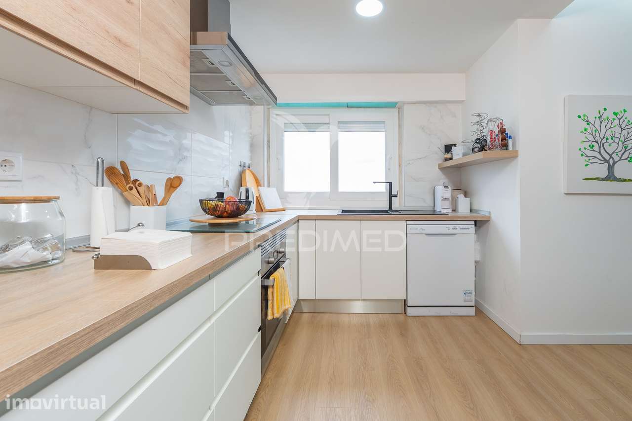 Apartamento T3 remodelado com vista sobre o Tejo - Grande imagem: 3/30