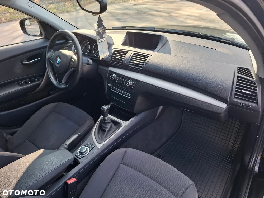 BMW Seria 1 118d DPF - 13