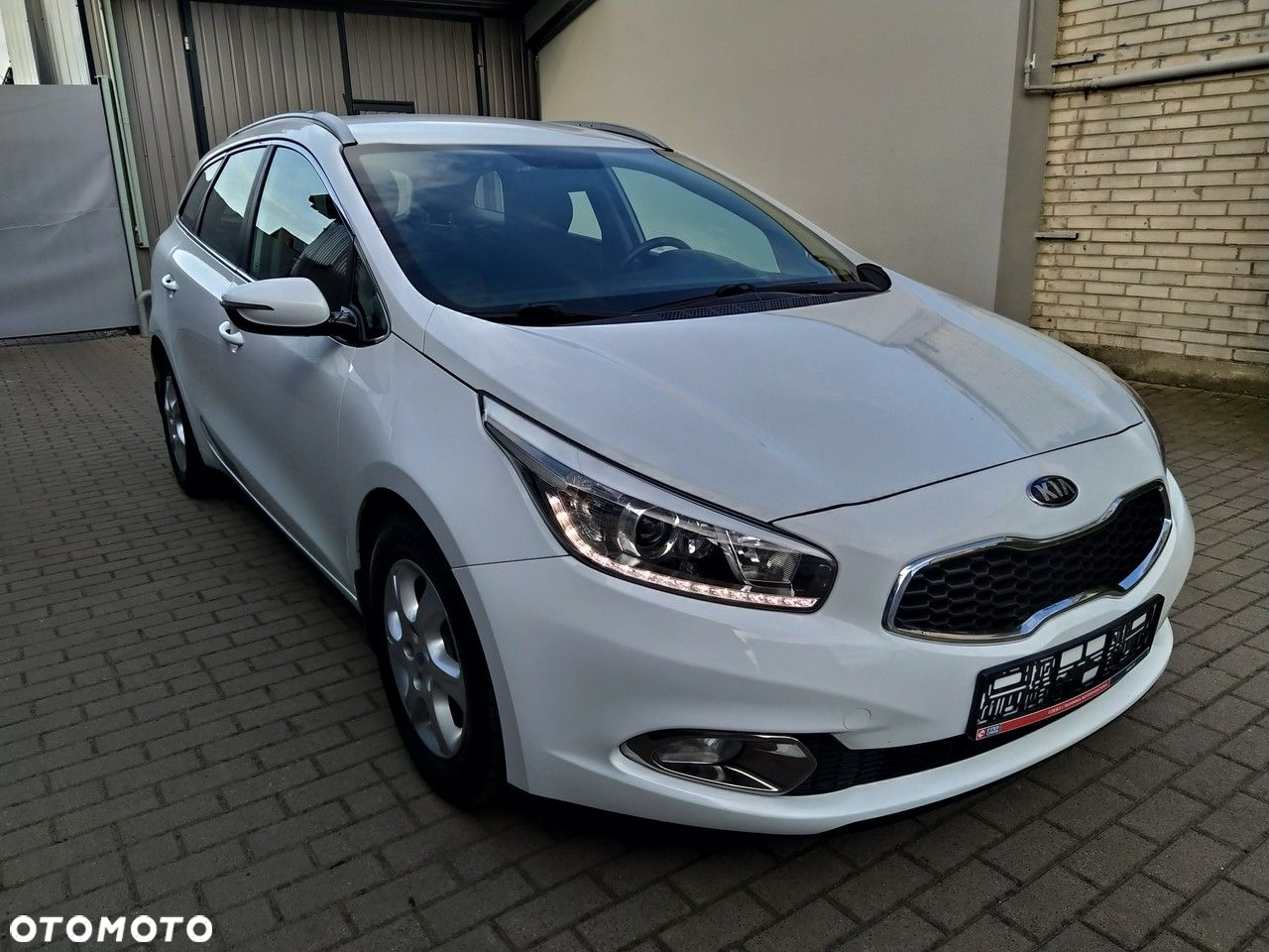 Kia Ceed 1.6 GDI DCT Platinum Edition - 9