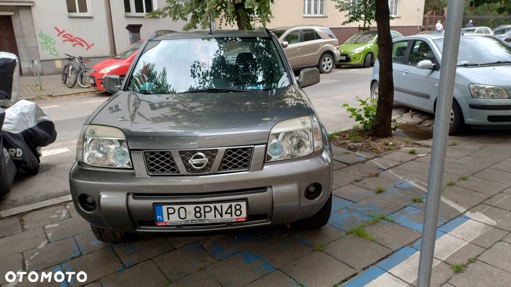 Nissan X-Trail 2.2 dCi 4x2 DPF Comfort - 4