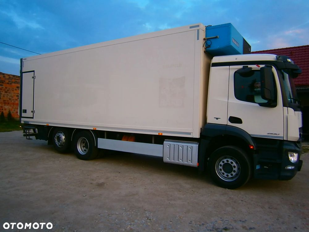 Mercedes-Benz Antos 2530 chłodnia 8,10 Serwis - 8