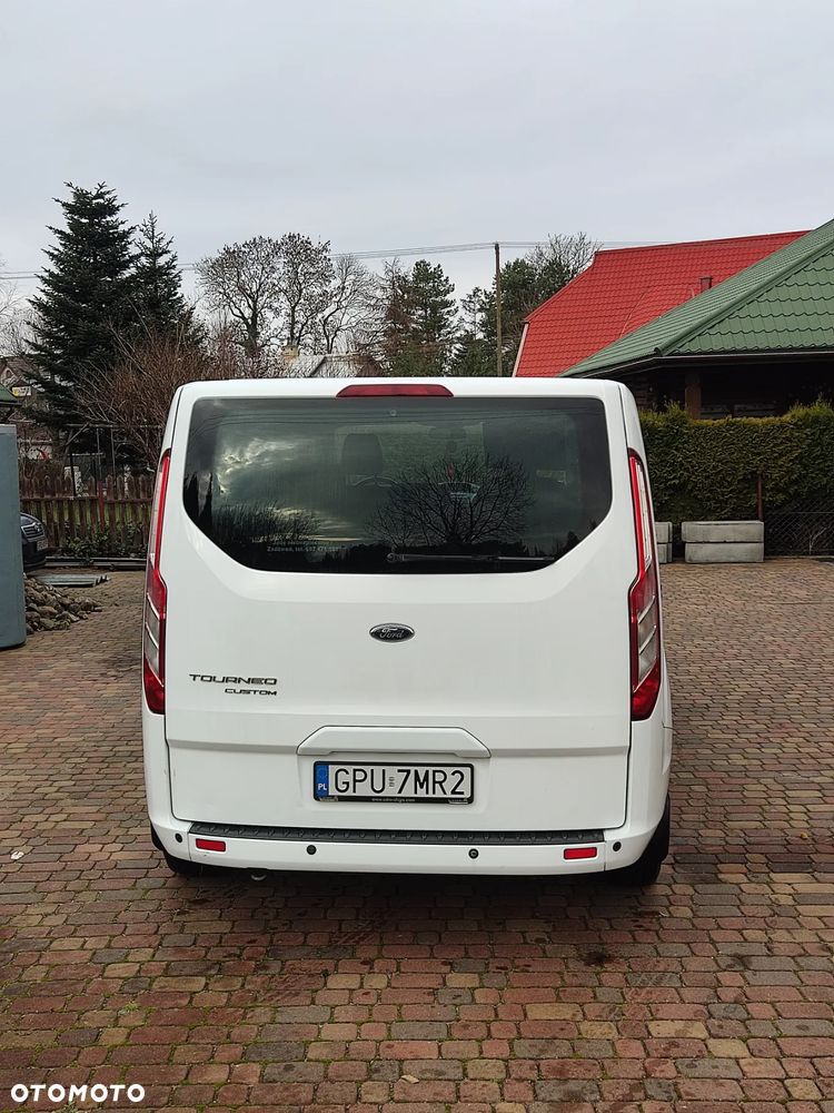 Ford Tourneo Custom - 5
